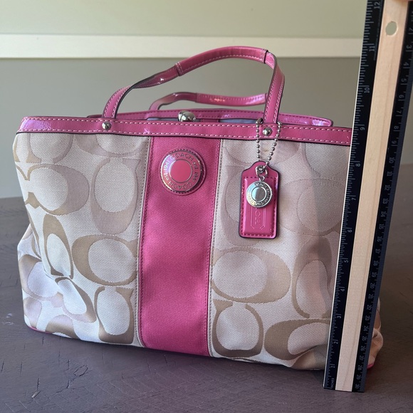 Vintage Coach handbag, like new. - Picture 1 of 4